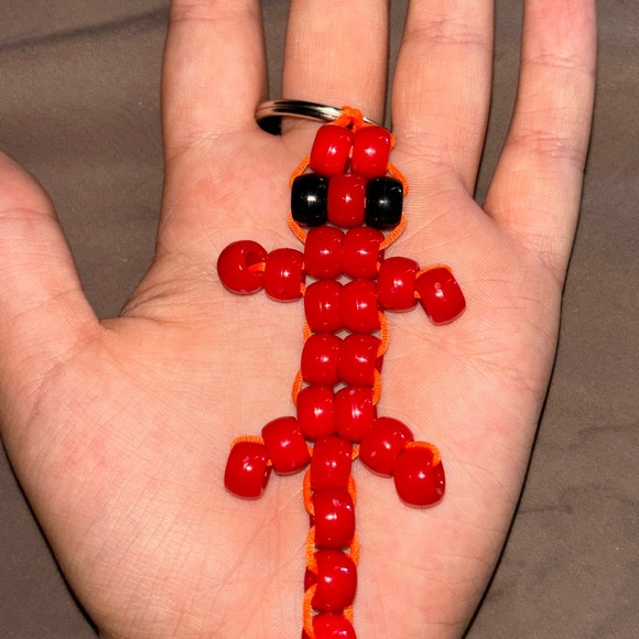 Mini red lizard - Picture 3 of 3